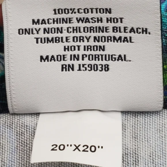 HUNT SLONEM Guardians and Butterflies Dinner Napkins, Set of 2 - Picture 4 of 8